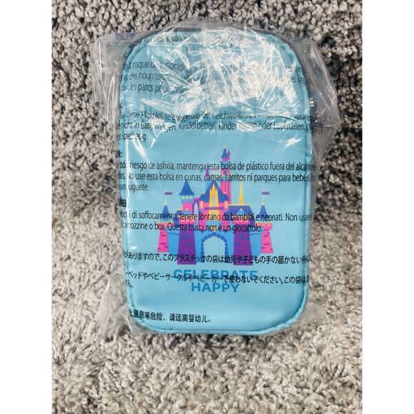 Disneyland 70th Celebration Magic Key Mickey Lug Convertible Crossbody Bag New - Picture 8 of 9